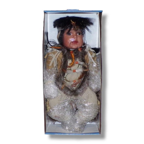 New Royal Cathay Limited Edition Native American Porcelain Doll - 20" - Picture 5 of 8